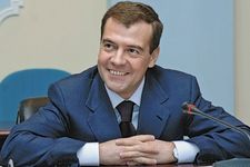 Медведев призывает к новой системе финансовых отношений